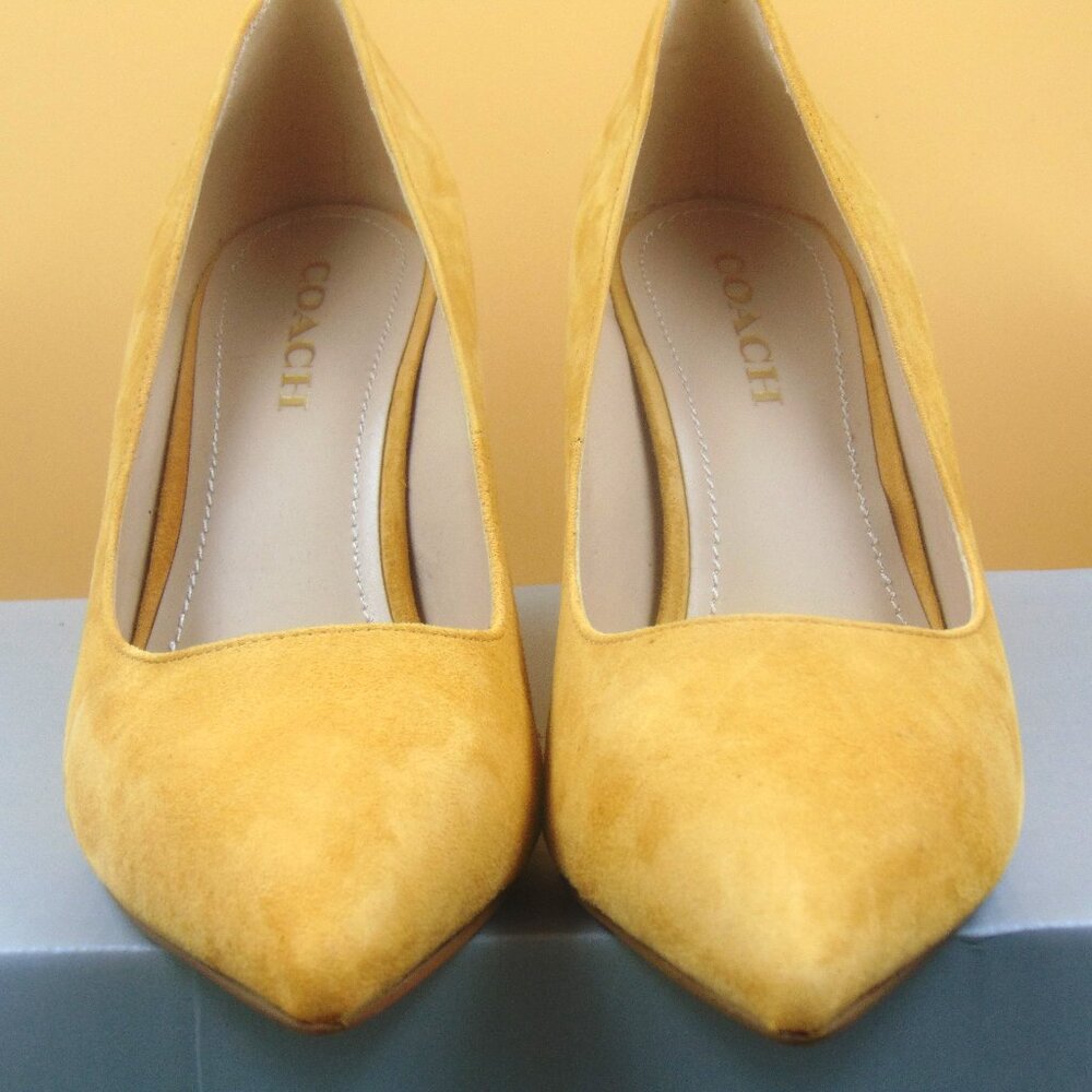 Coach Yellow Suede Pointed Toe Pumps Women's Size 9.5 Stiletto Heel Classic